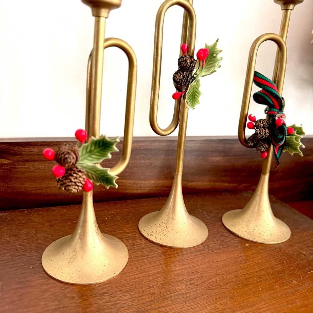 Vintage Brass Bugle Horn Candlestick Decor Trumpet Christmas Farmhouse Decor - Picture 5 of 13